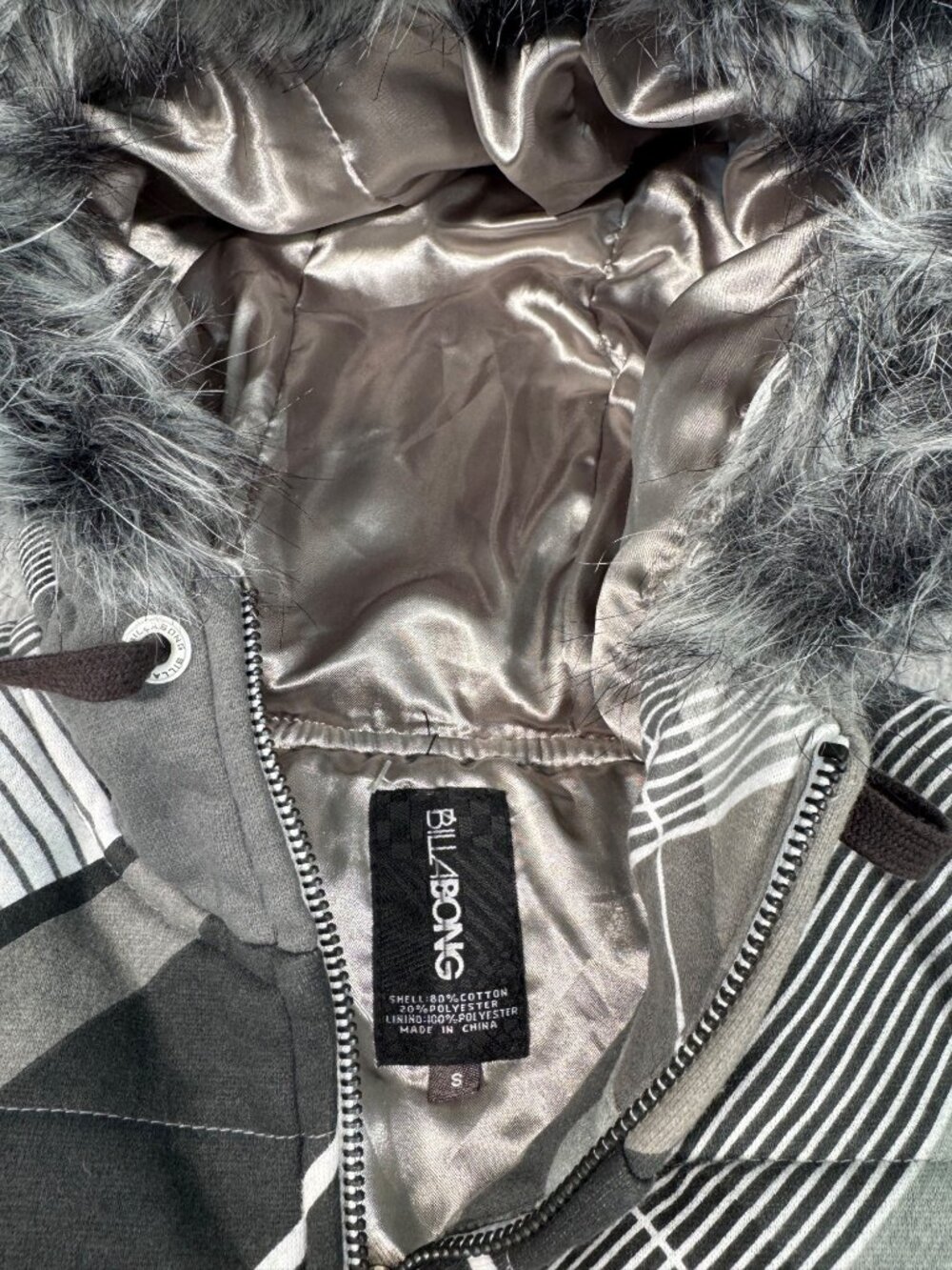 Billabong Hooded Jacket Faux Fur Trim Gray/Black Geometric Pattern Womens S - Picture 6 of 16